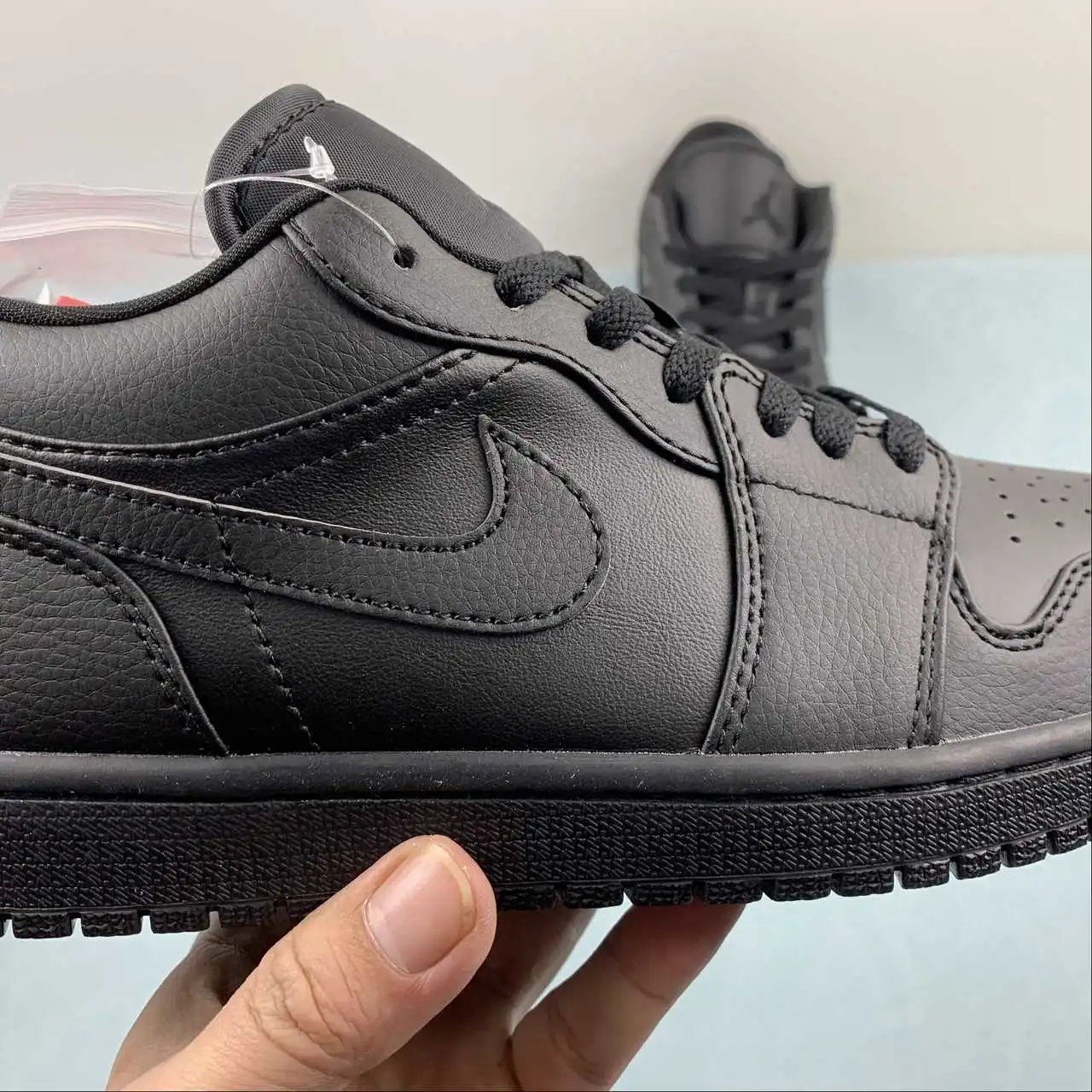 Air Jordan 1 Low 553558-091 9