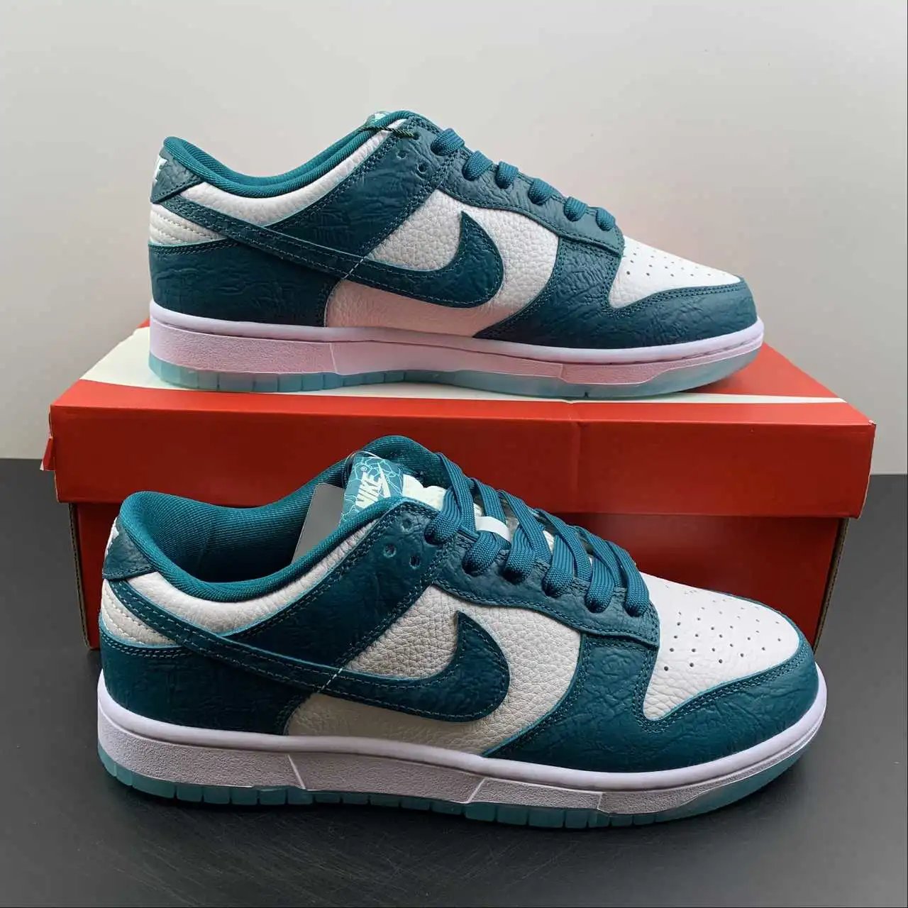 Nike Dunk Low DV3029-100