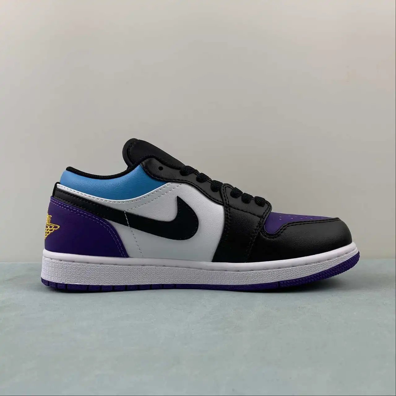 Air Jordan 1 Low 553558-154 6