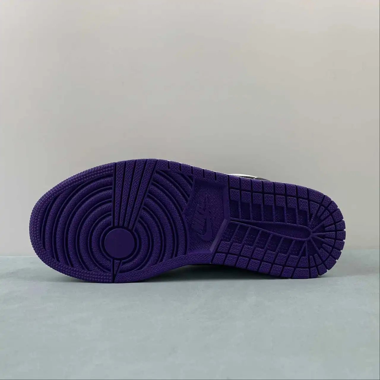Air Jordan 1 Low 553558-154 11