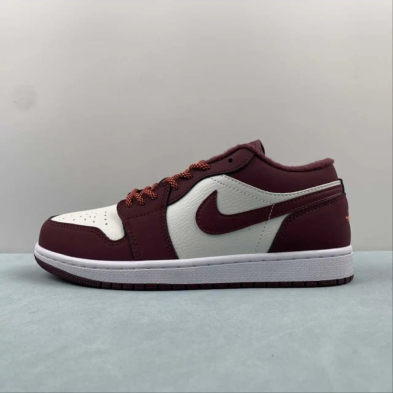 Air Jordan 1 Low 553560-068 5