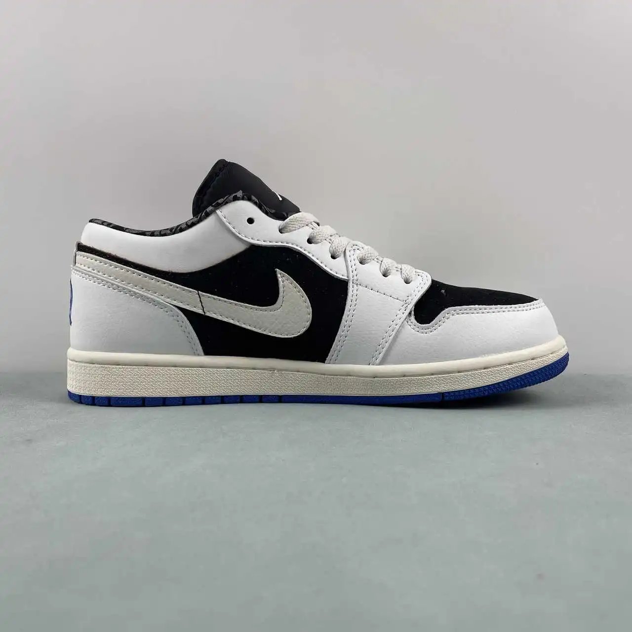 Air Jordan 1 Low HQ0764-001 6