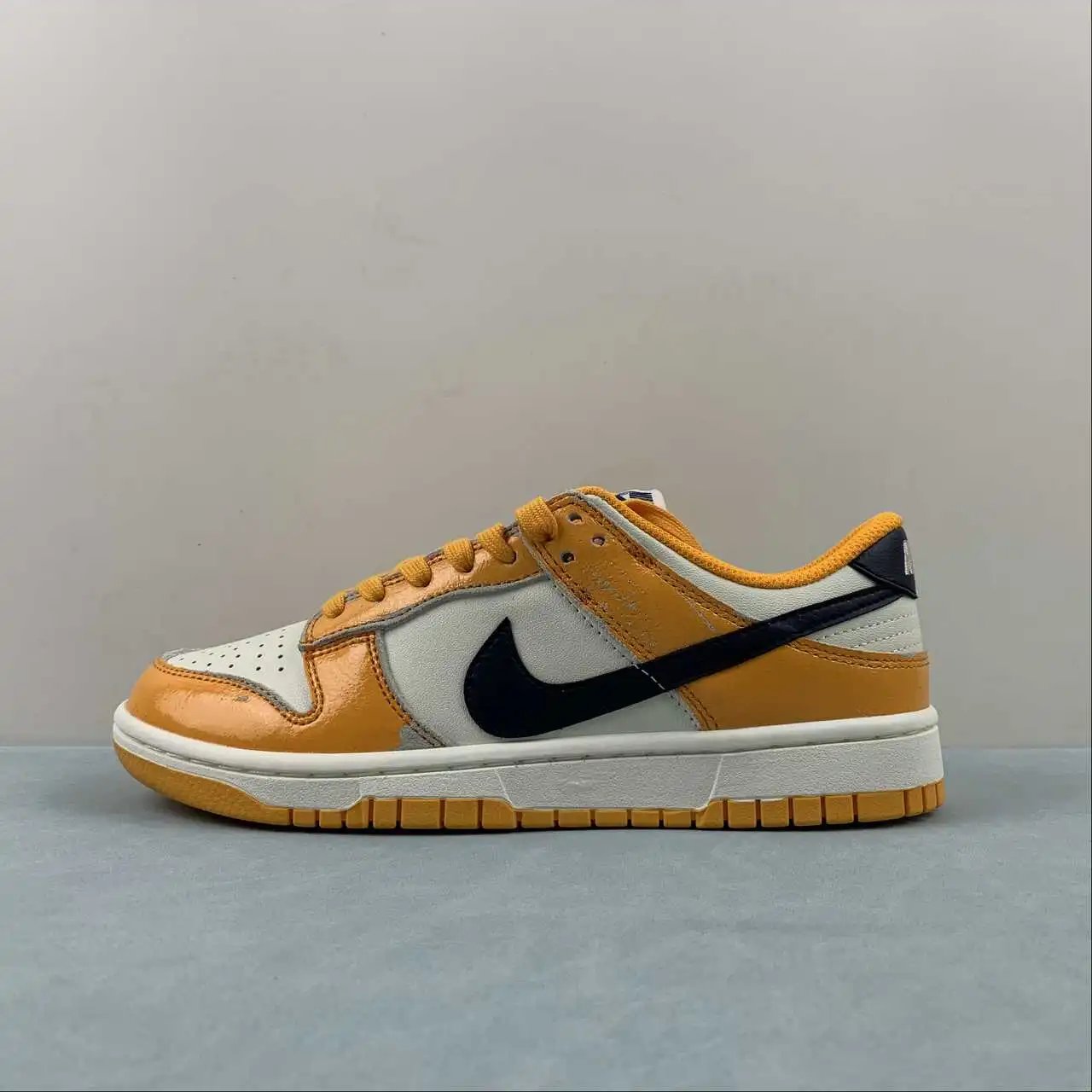 Nike Dunk Low FN3418-100 thumbnail 4