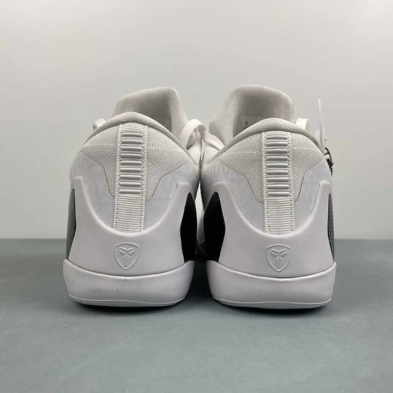 Nike KoBe FZ7334-100 thumbnail 4