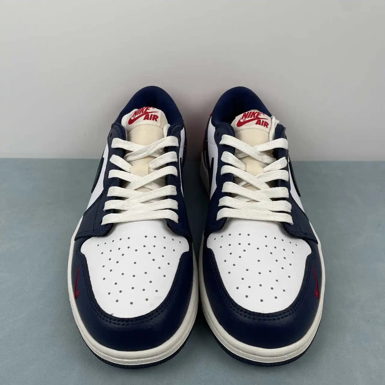 Air Jordan 1 Low HQ2993-100 thumbnail 3