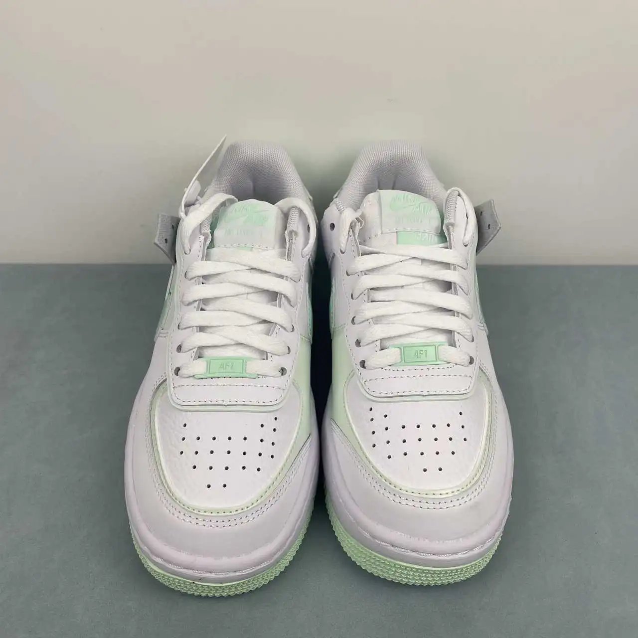 Nike Air Force 1 FZ3773-100 thumbnail 3
