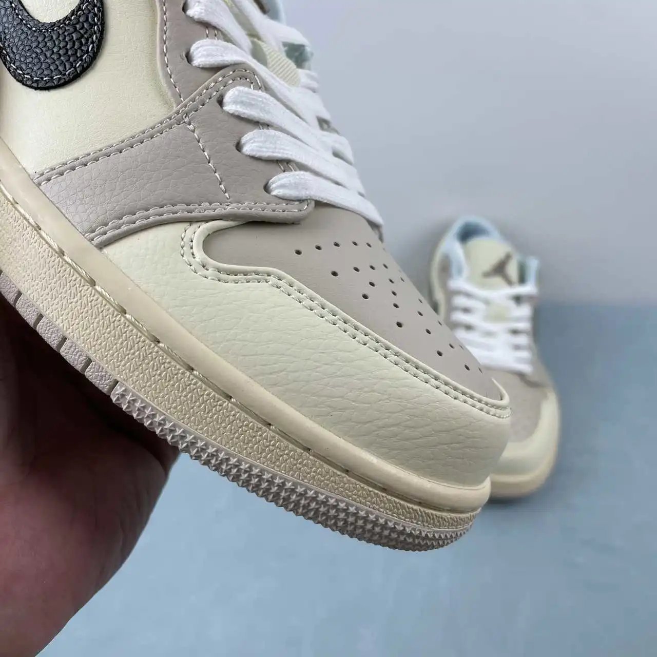 Air Jordan 1 Low HQ3440-101 7