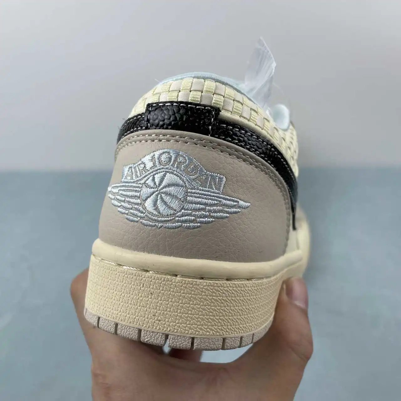 Air Jordan 1 Low HQ3440-101 8