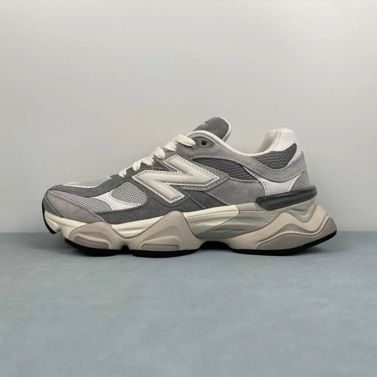 New Balance 9060 U9060EEE thumbnail 4