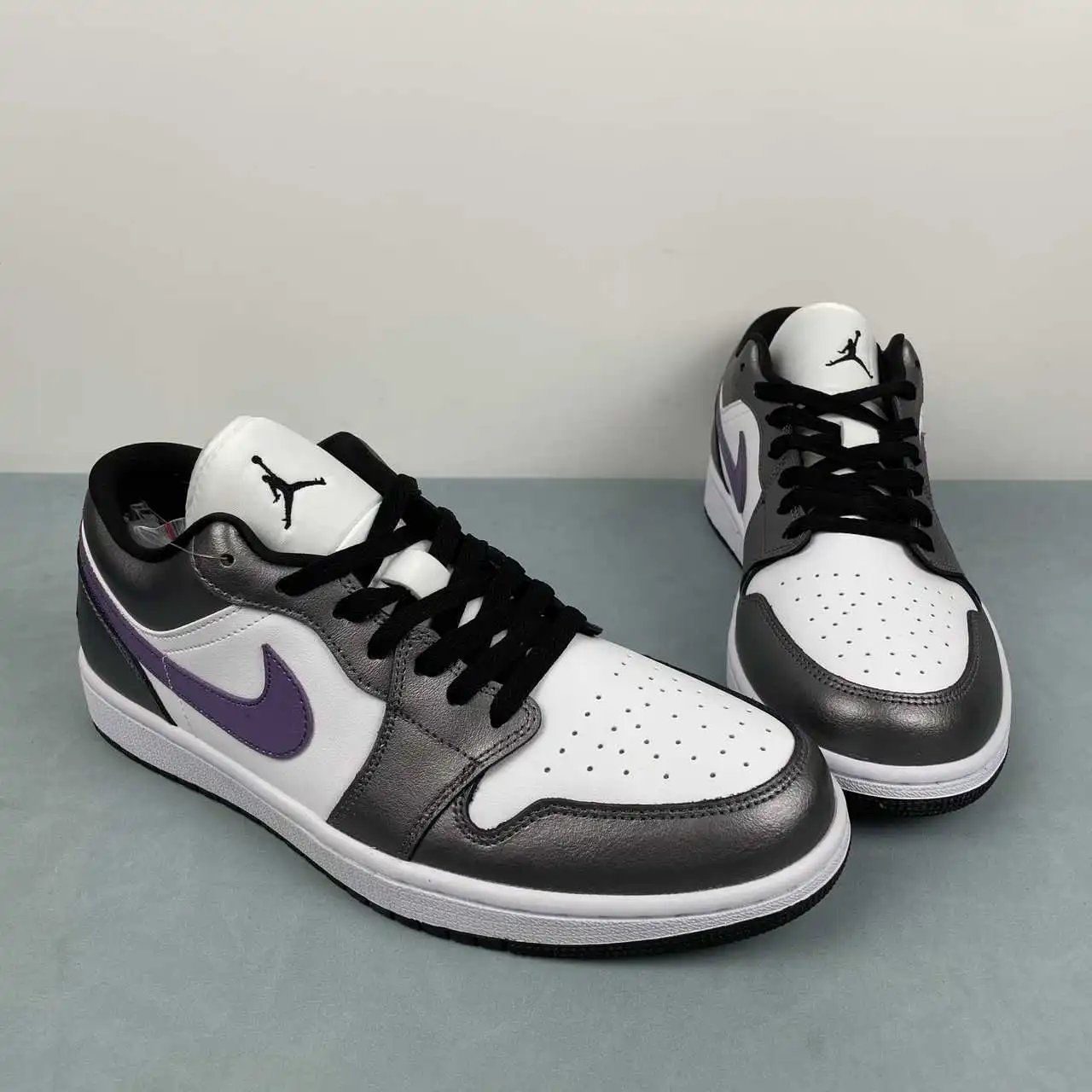 Air Jordan 1 Low HJ5910-105 thumbnail 2