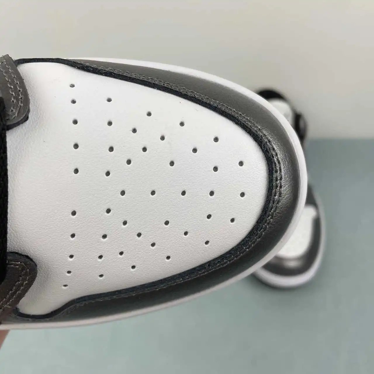Air Jordan 1 Low HJ5910-105 10