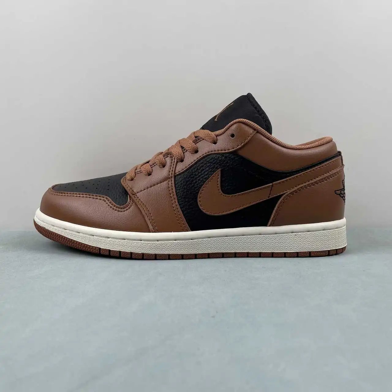 Air Jordan 1 Low DC0774-021 5
