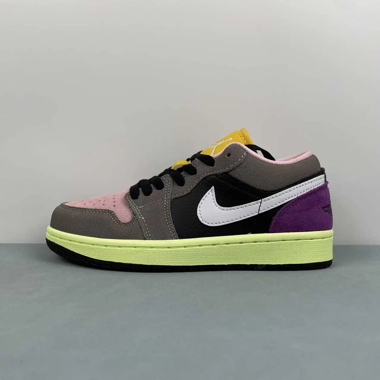 Air Jordan 1 Low HQ2010-005 5
