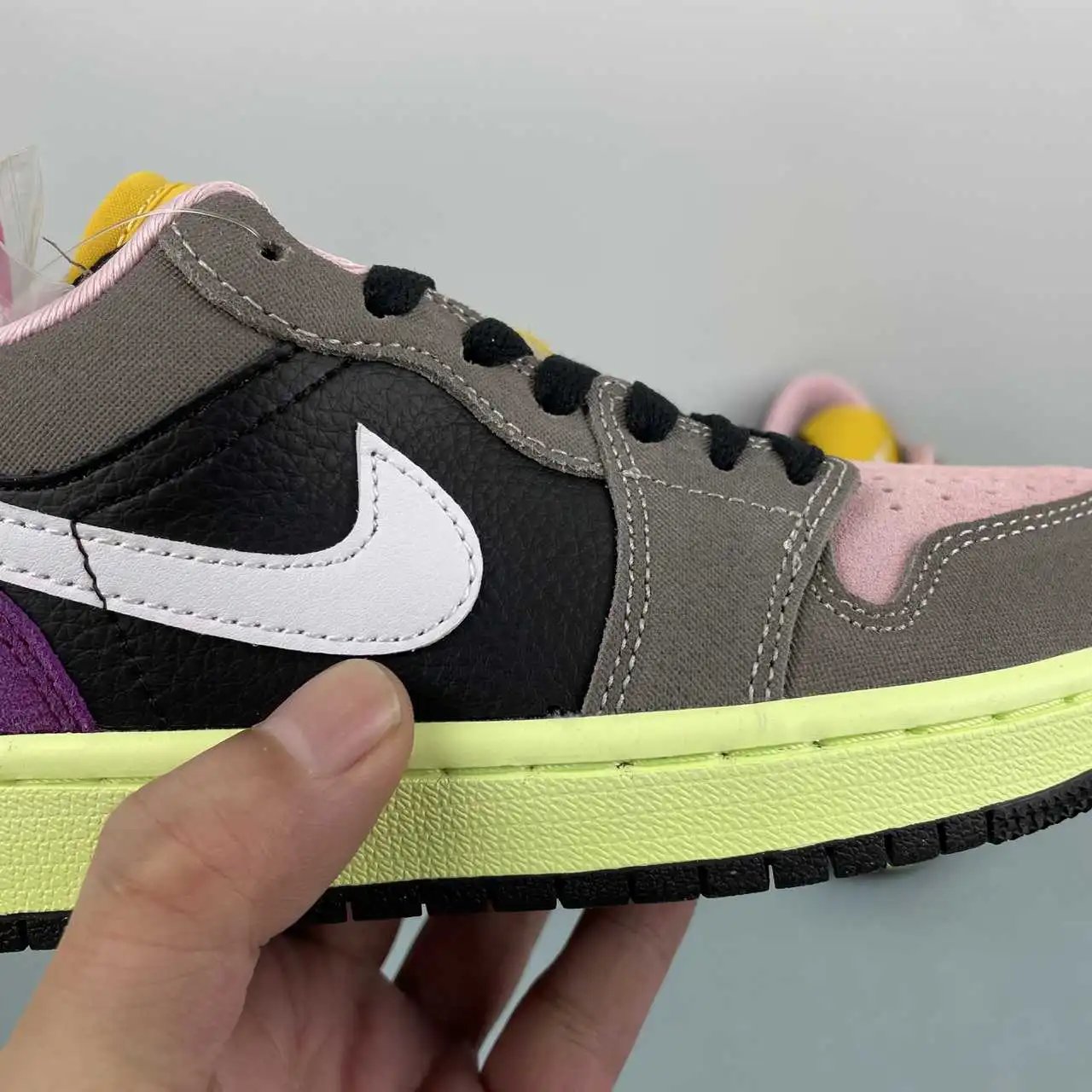 Air Jordan 1 Low HQ2010-005 9