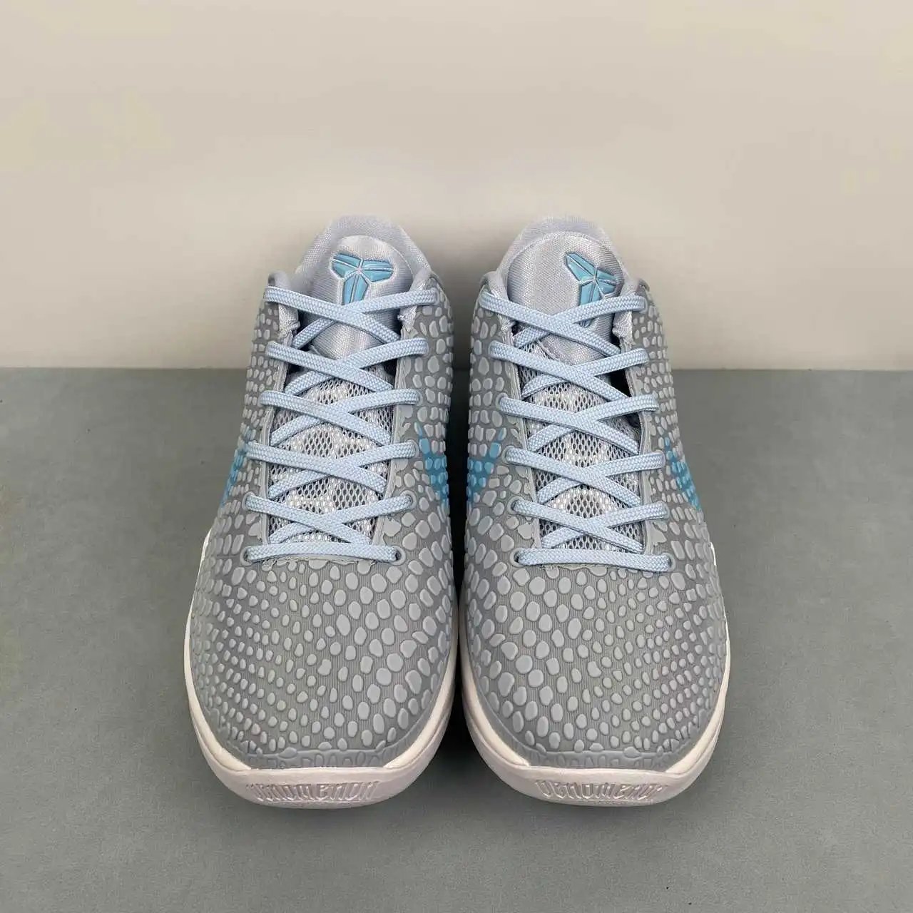 Nike Kobe IO3672-400 thumbnail 3