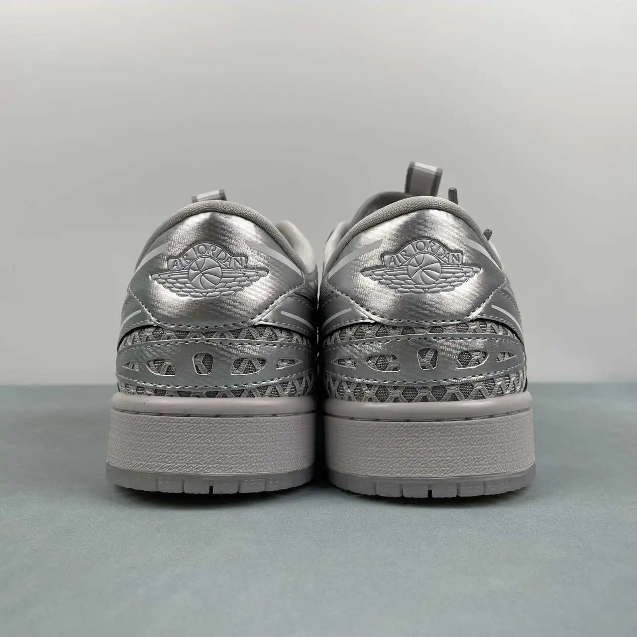 Air Jordan 1 Low HQ2186-002 thumbnail 4