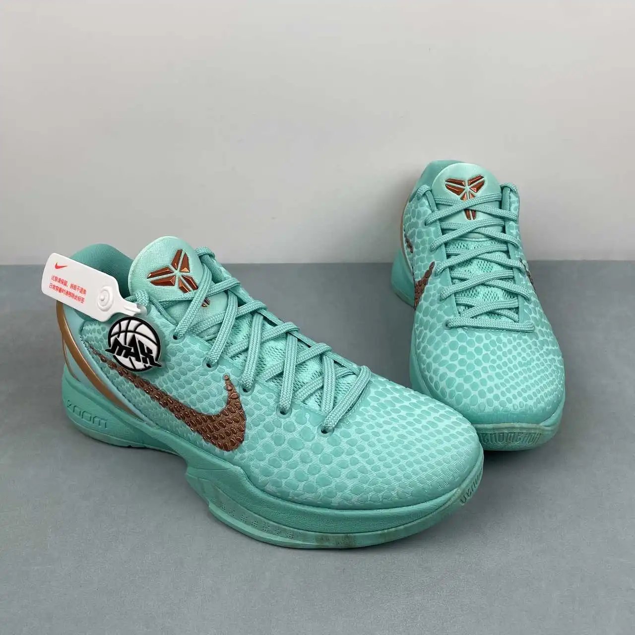 Nike Kobe IQ5774-300 thumbnail 2