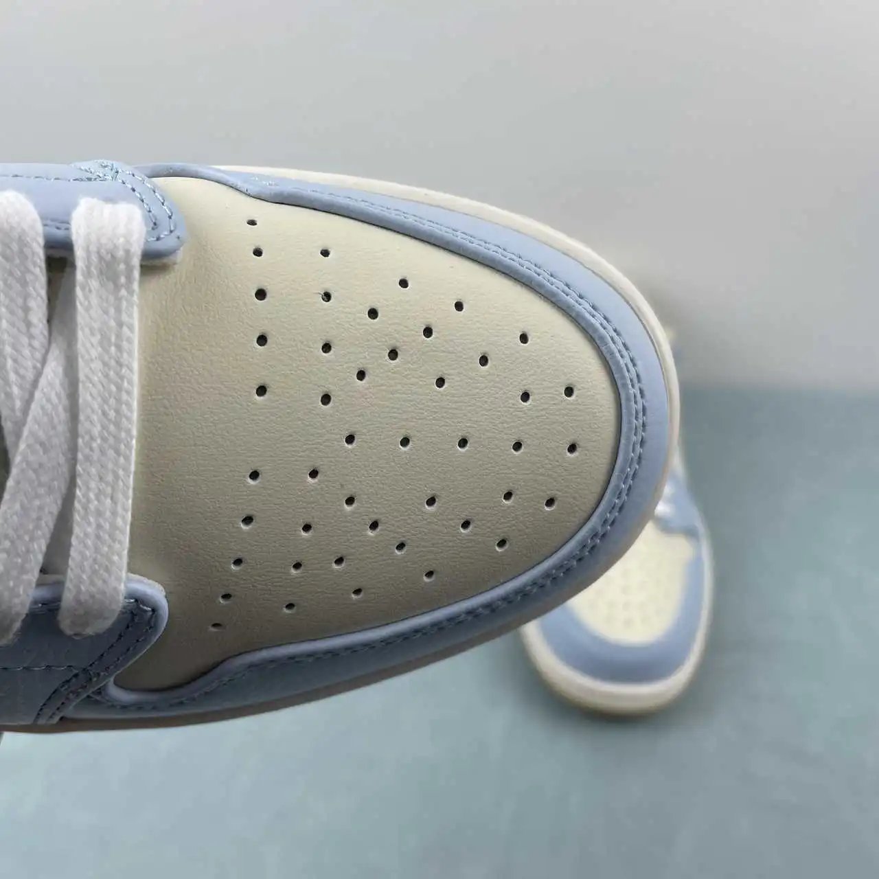 Air Jordan 1 Low HQ4186-111 10