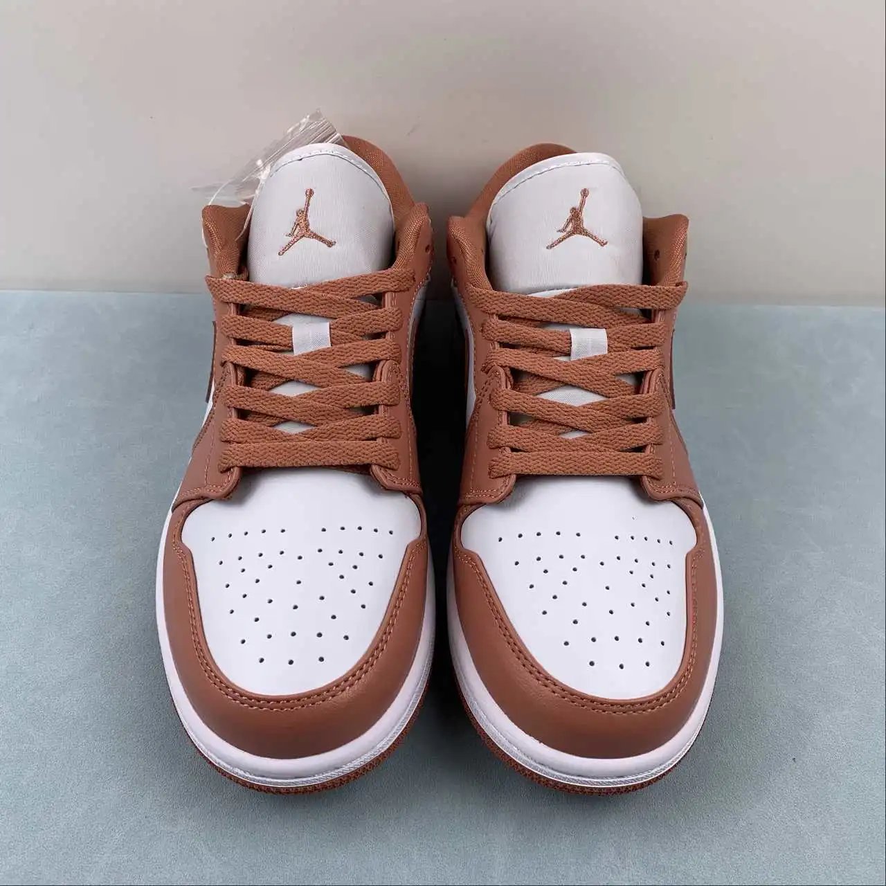 Air Jordan 1 Low DC0774-080 thumbnail 3
