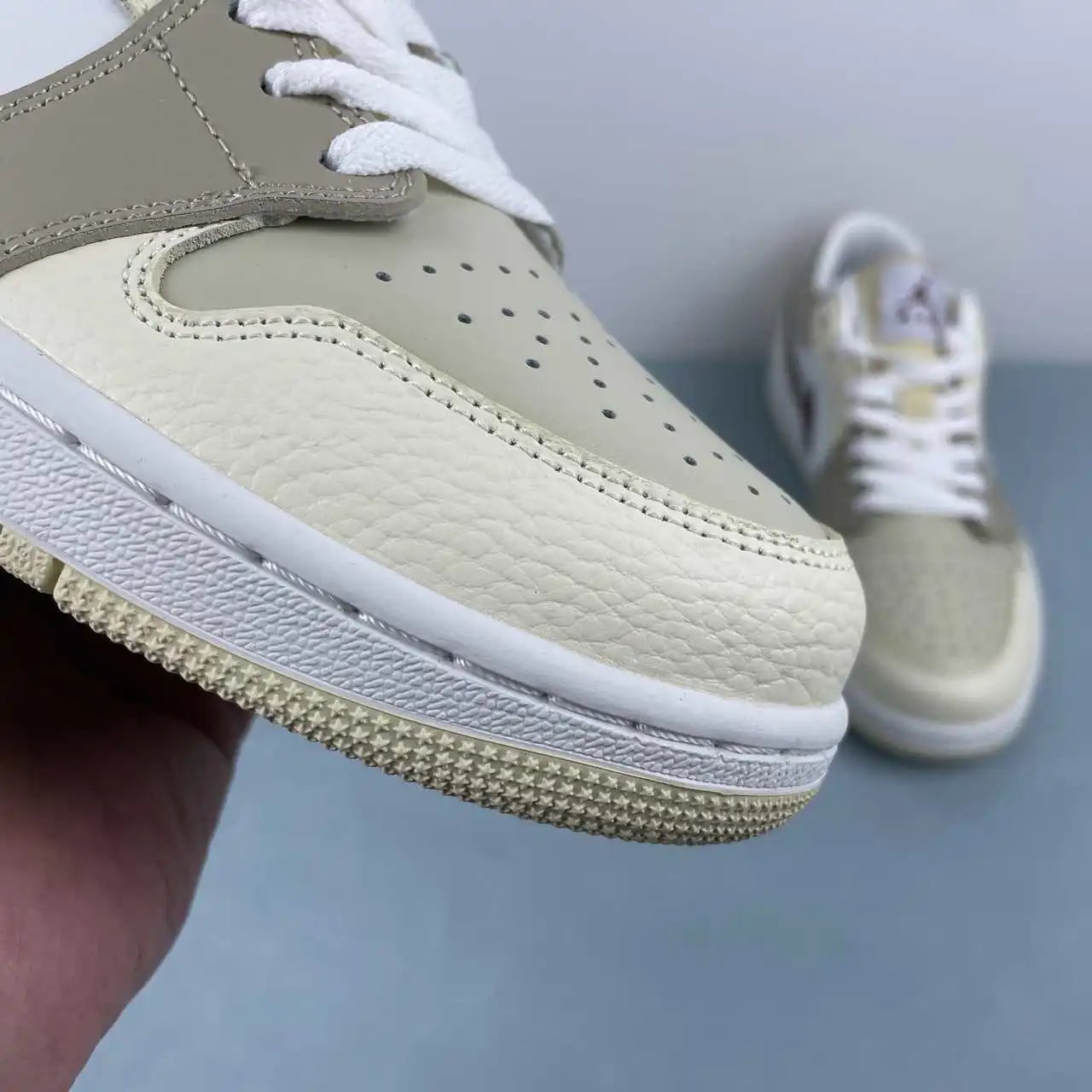 Air Jordan 1 Low HV6530-100 7