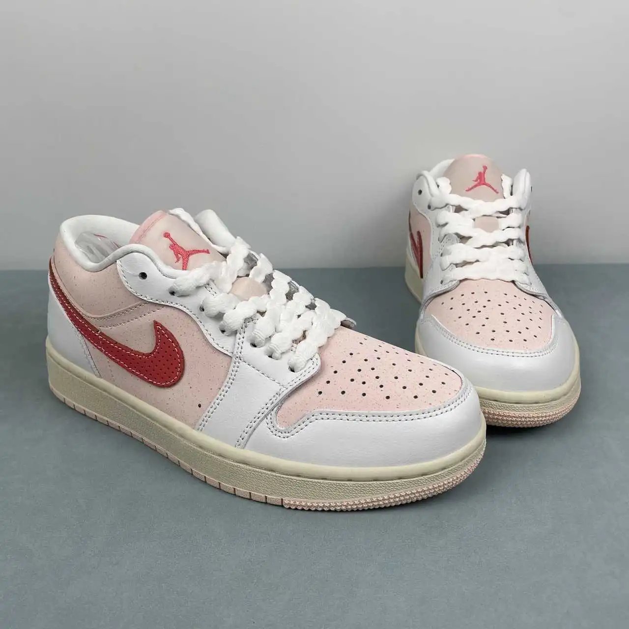 Air Jordan 1 Low IB8156-133 thumbnail 2