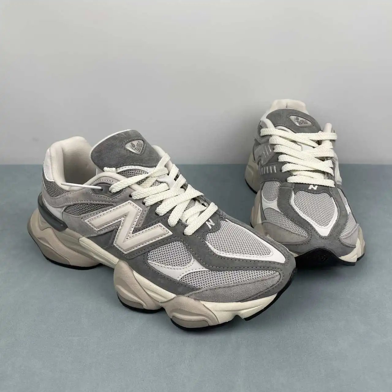 New Balance 9060 U9060EEE thumbnail 2