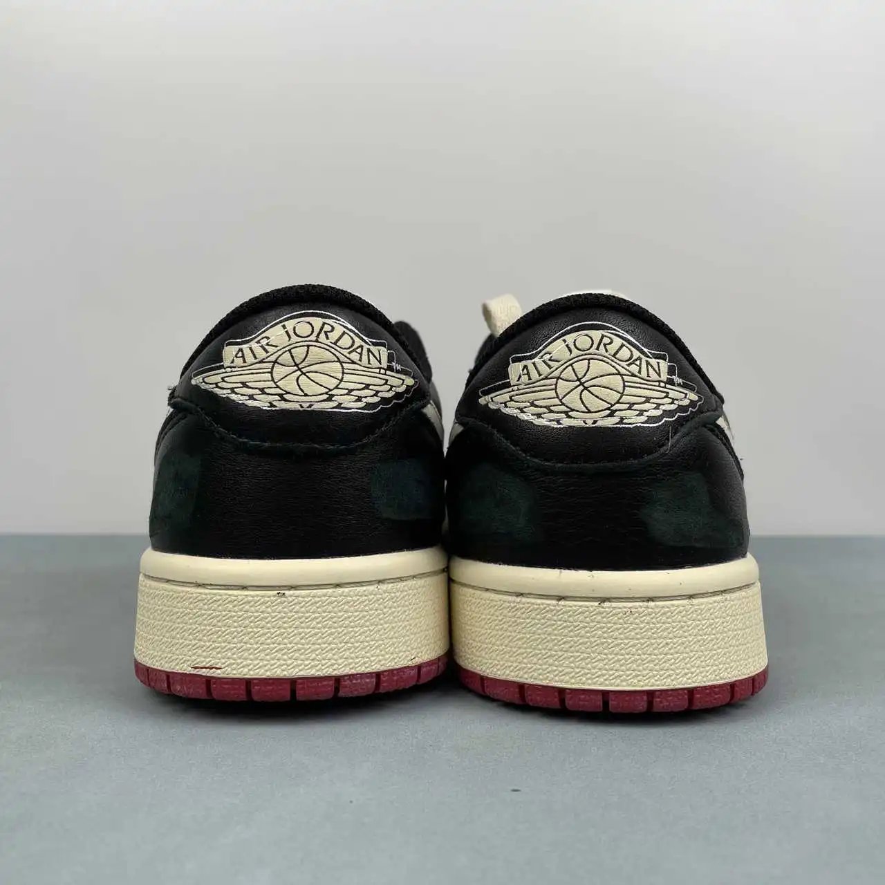 Air Jordan 1 Low IB8958-001 thumbnail 4