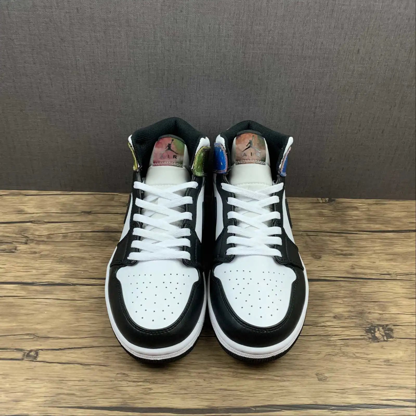 AJ1 Mid Heat-Sensitive Limited Edition – DM7802-100 thumbnail 3