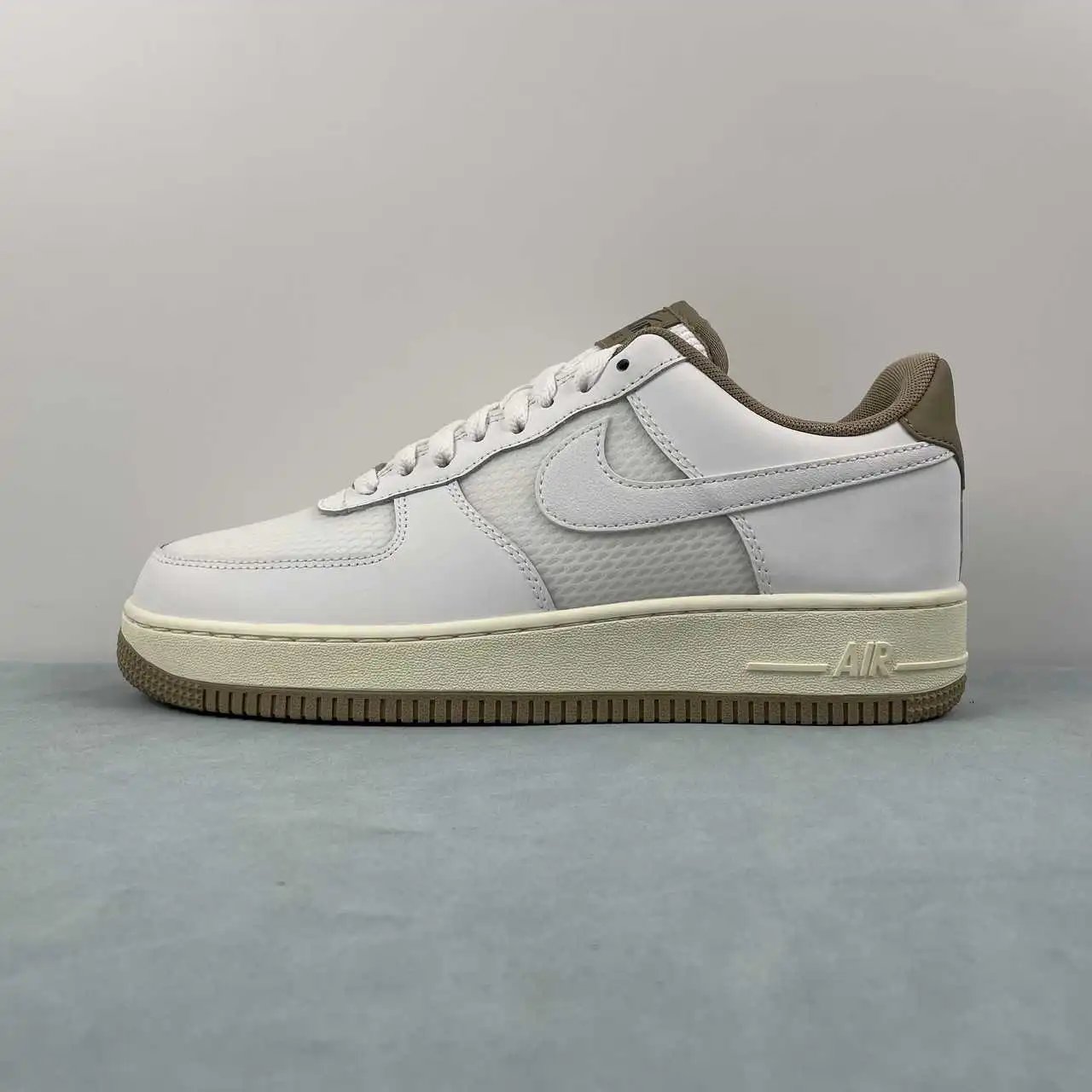 Nike Air Force 1 FZ5225-100 thumbnail 4