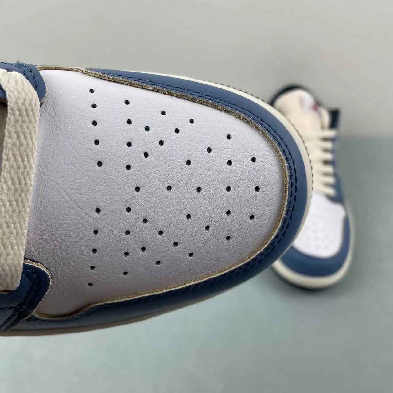 Air Jordan 1 Low HM3711-144 10