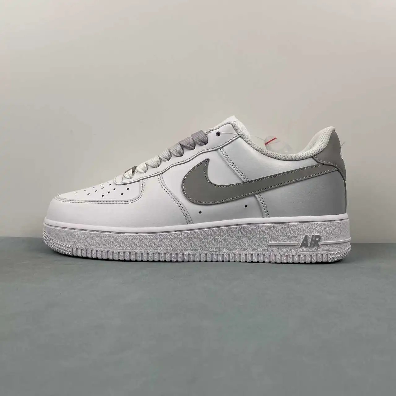 Nike Air Force 1 FN0366-102 thumbnail 4