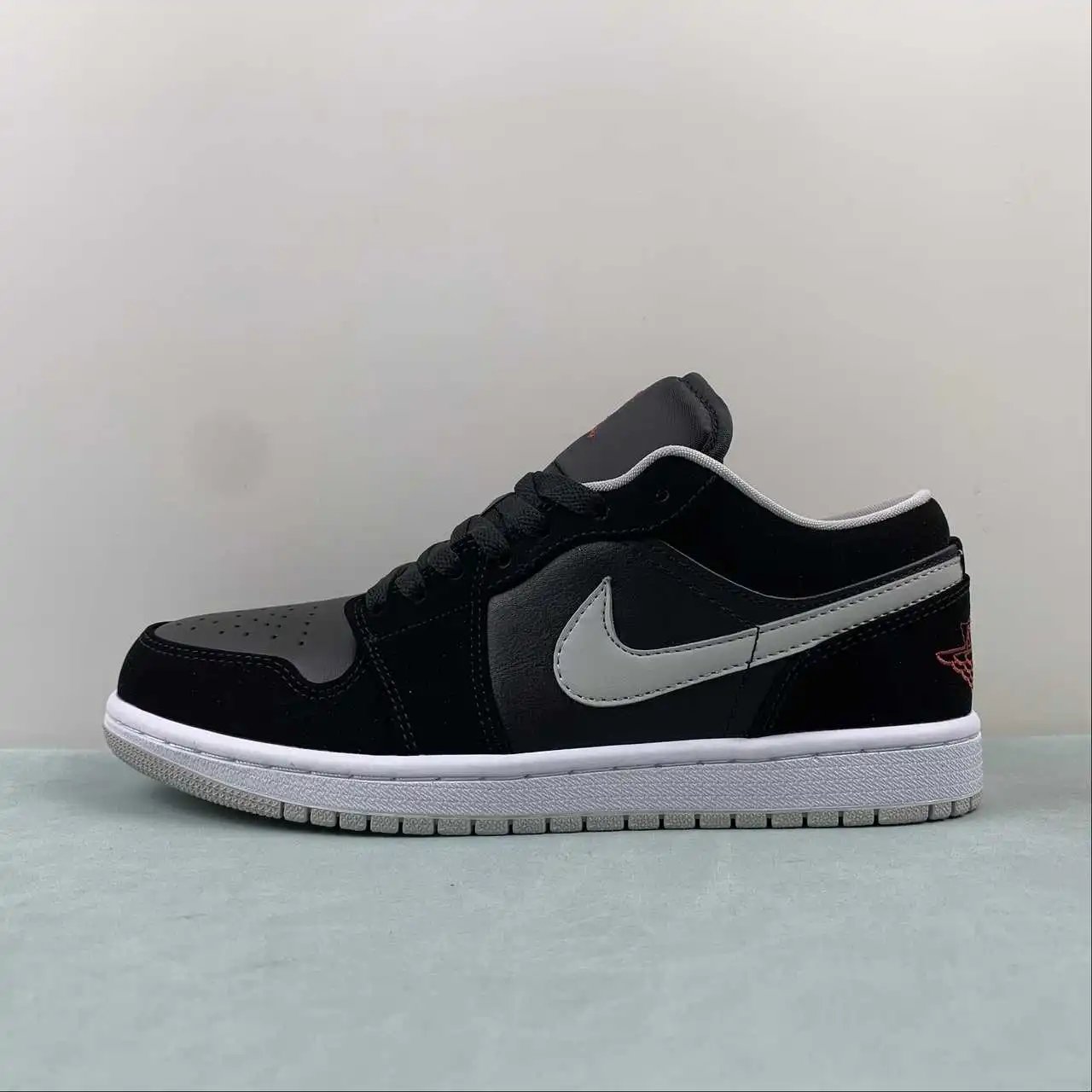 Air Jordan 1 Low 553558-032 5
