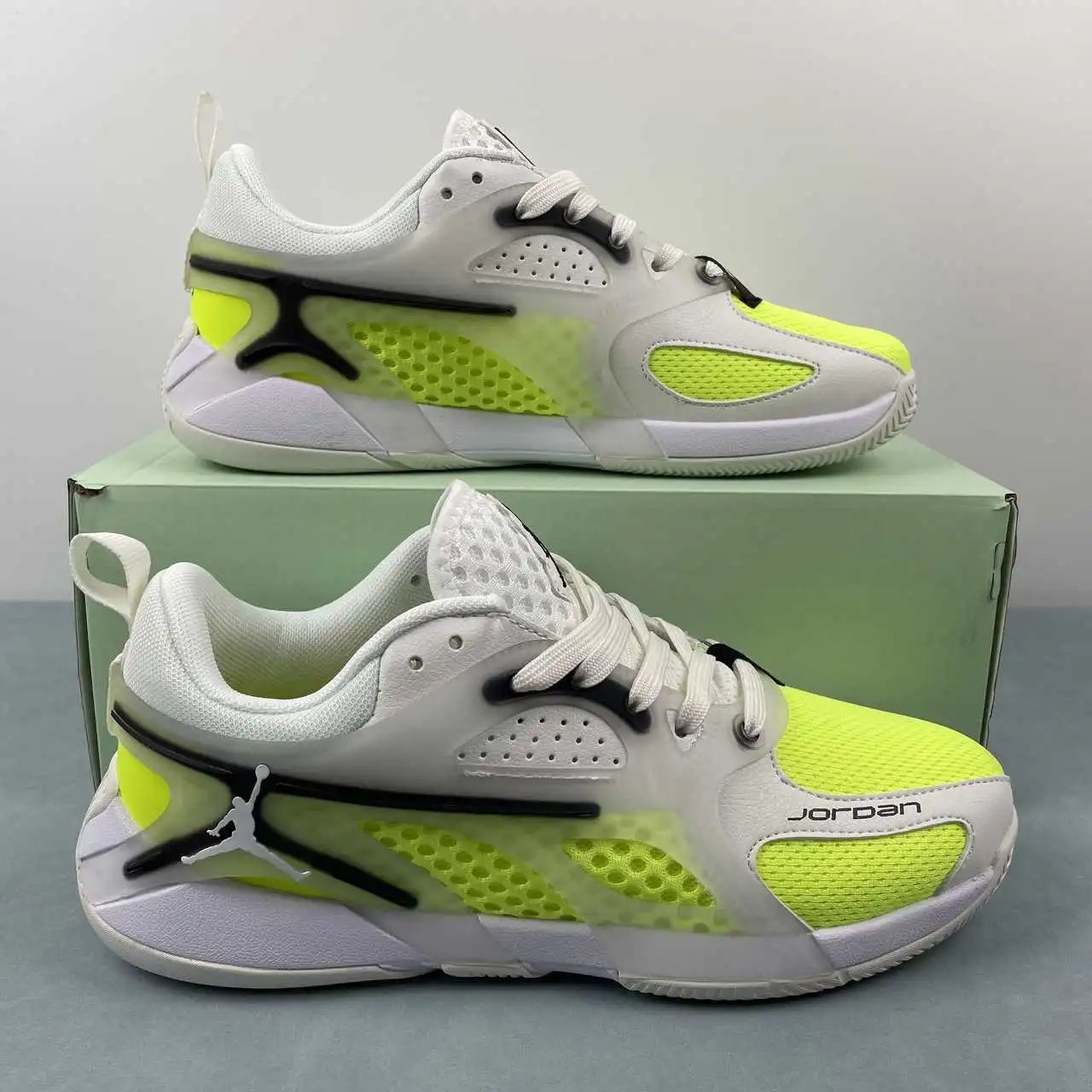 Jordan Flight Court FQ3858-107