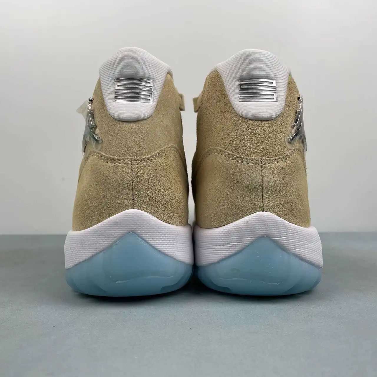 AJ11 Khaki Ice Blue – IO8960-707 thumbnail 3