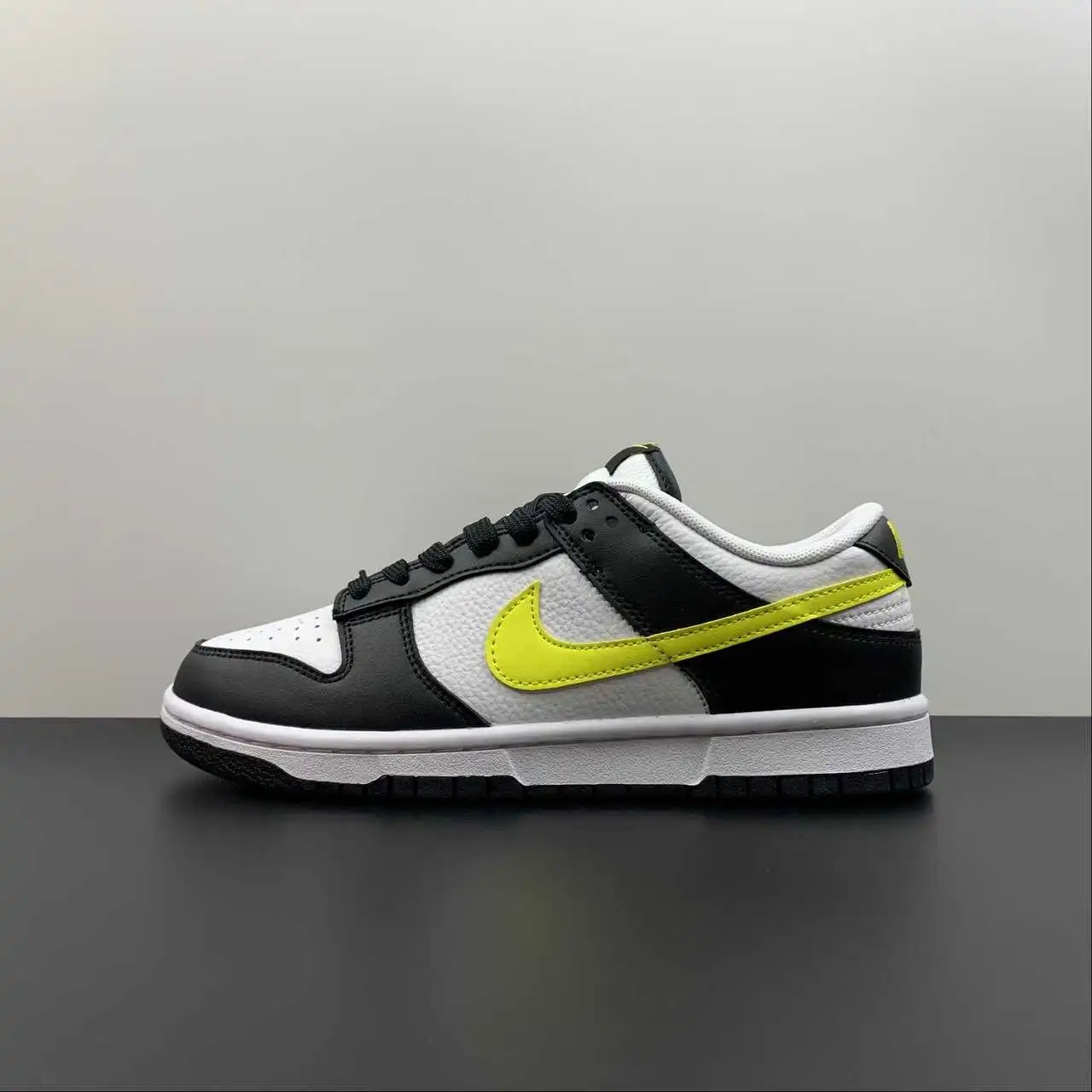 Nike Dunk Low FQ2431-001 thumbnail 4