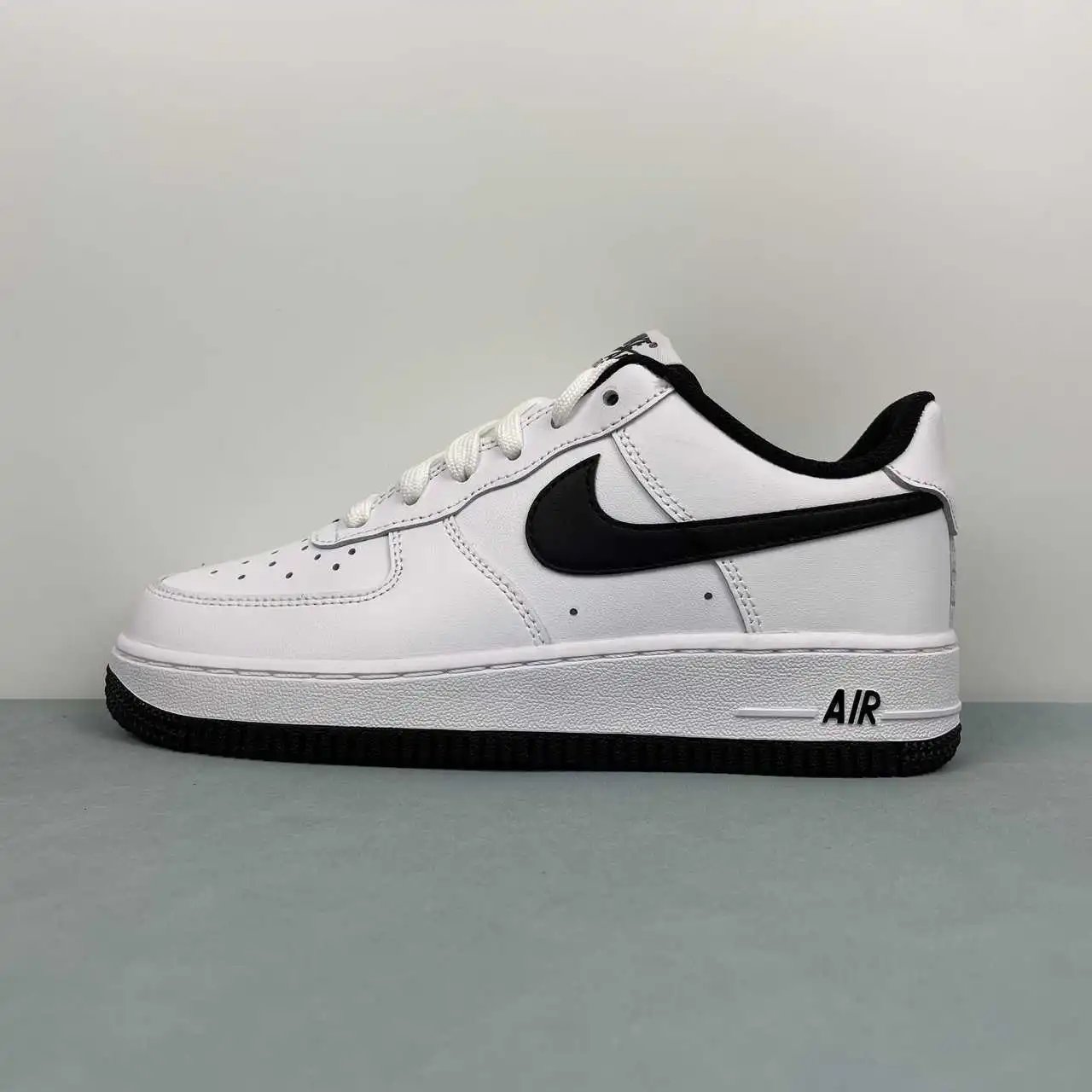 Nike Air Force 1 HQ1911-100 thumbnail 4