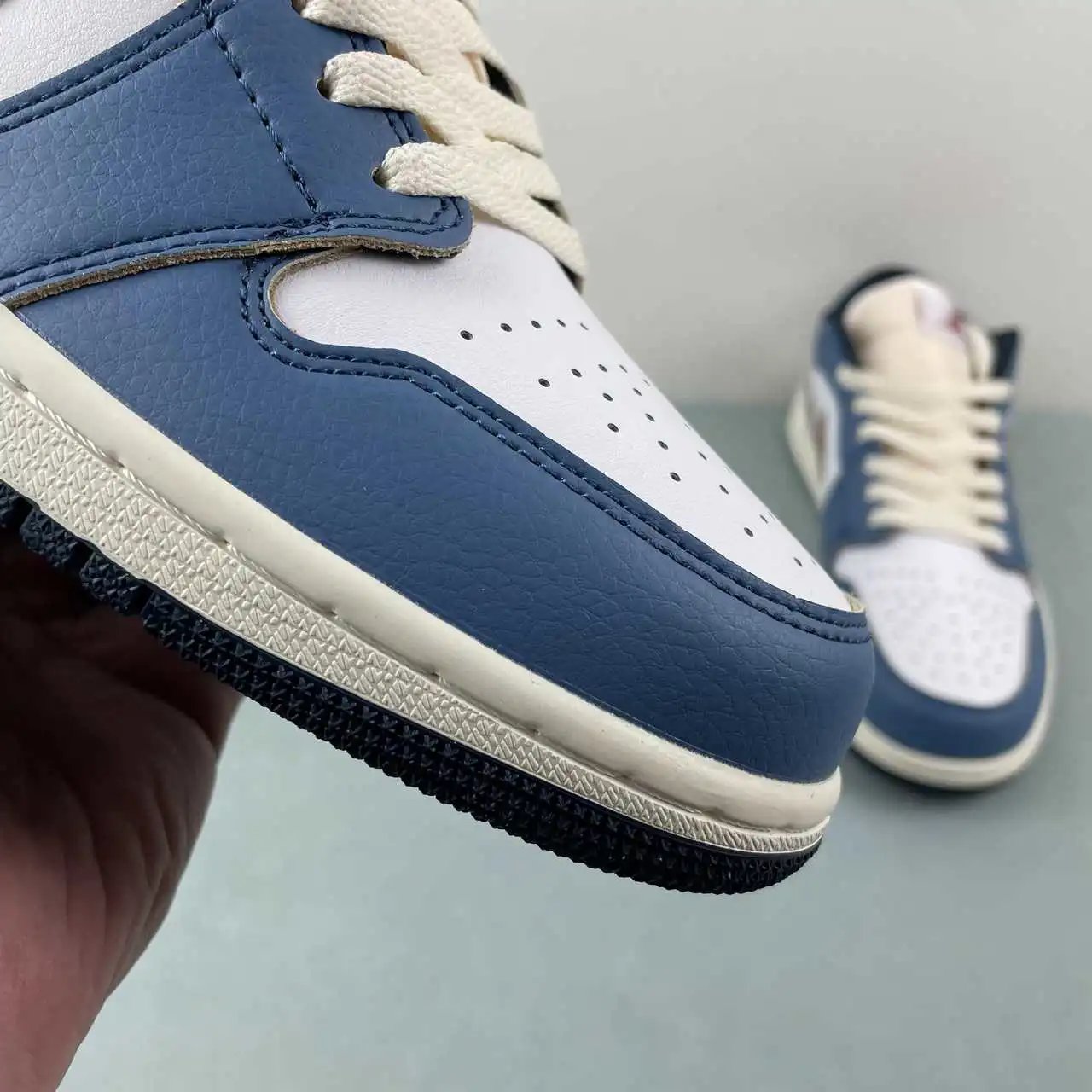 Air Jordan 1 Low HM3711-144 7