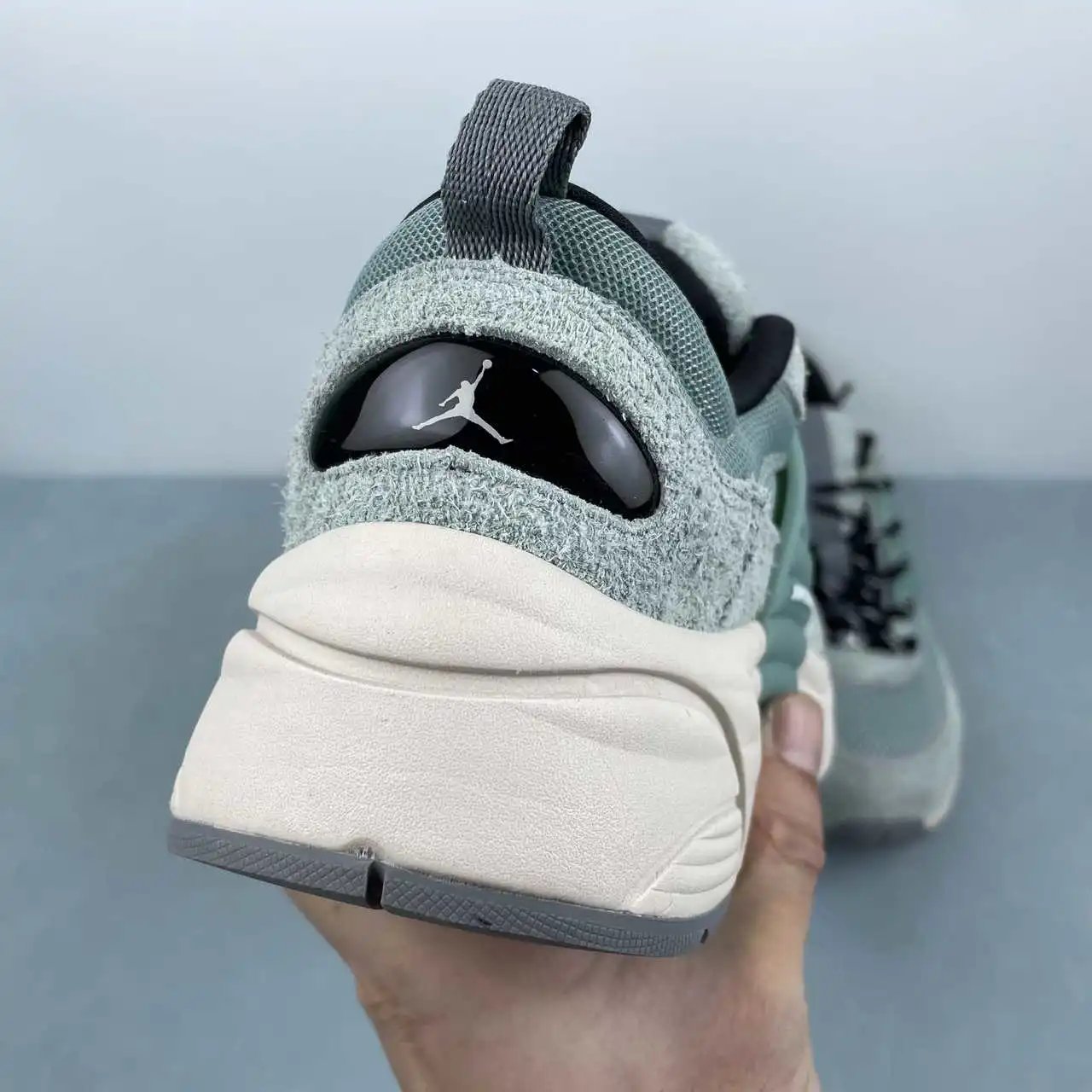 Air Jordan IB3722-301 8