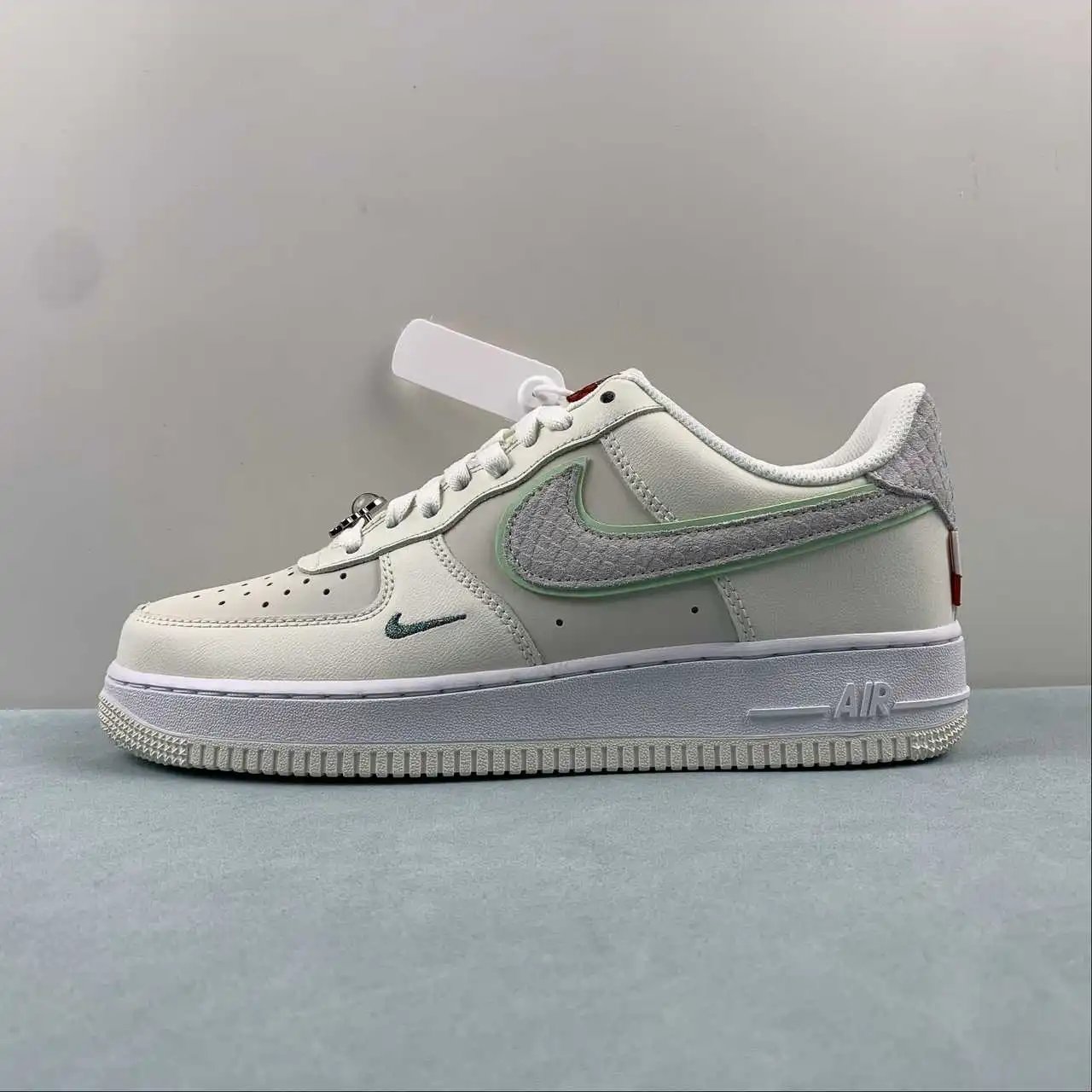 Nike Air Force 1 FZ5052-131 thumbnail 4