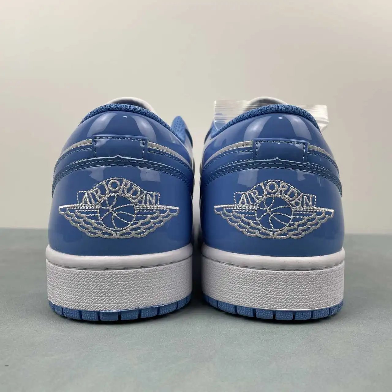 Air Jordan 1 Low FZ3929-114 thumbnail 4