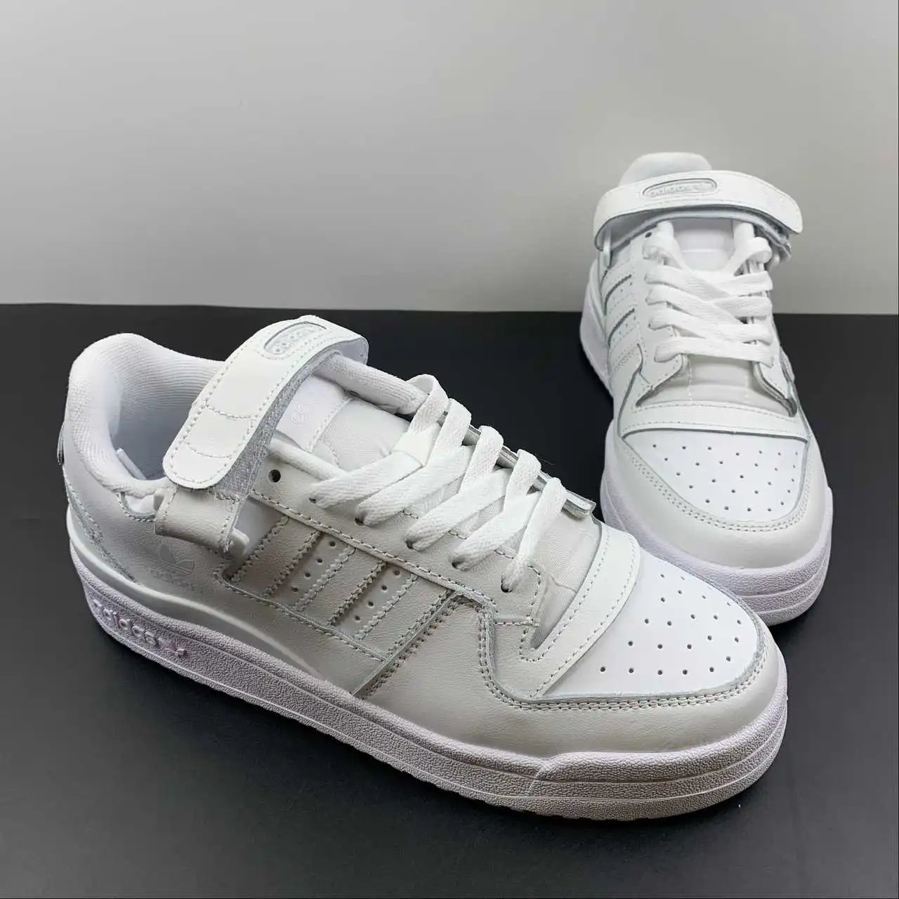 Adidas Forum FY7755 thumbnail 2