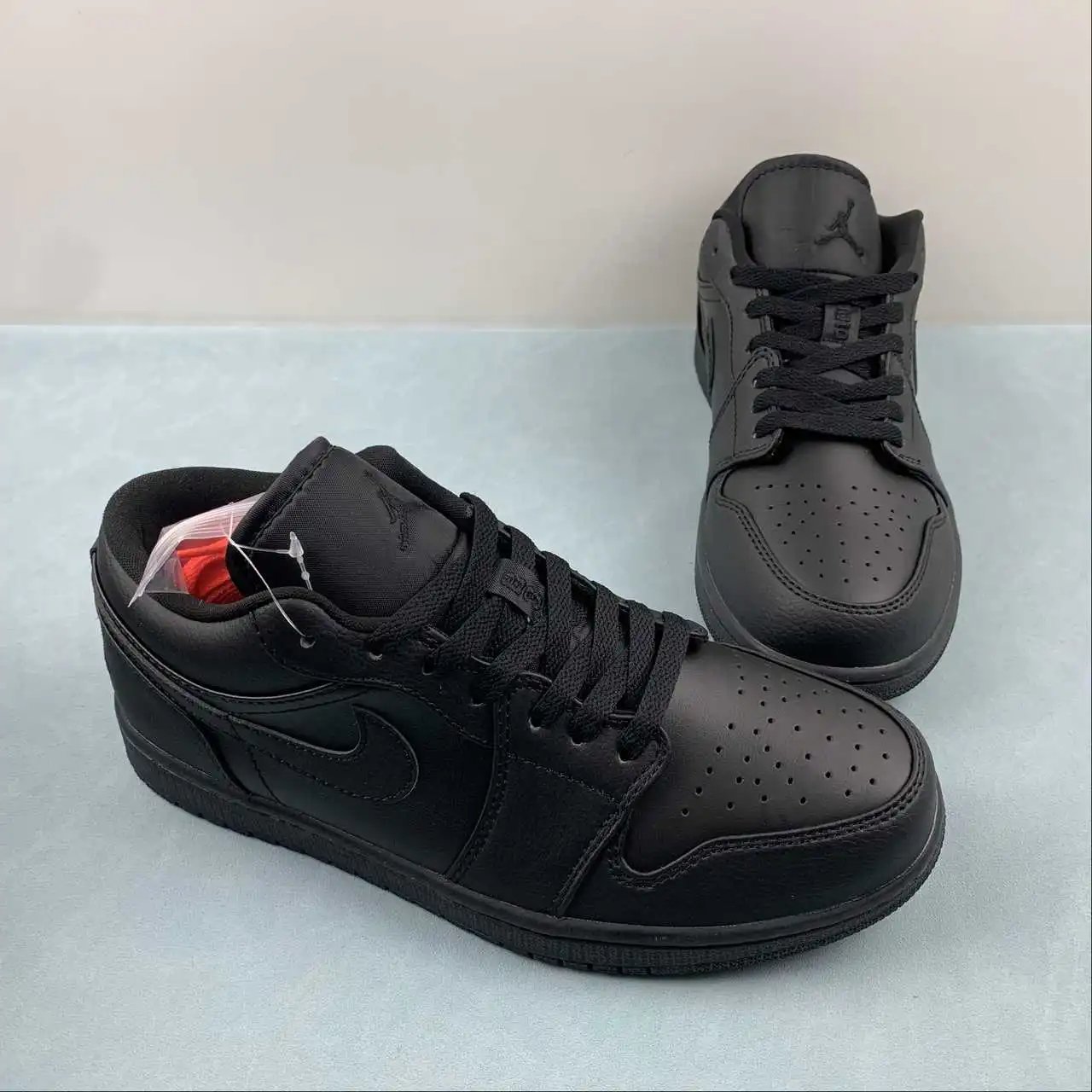 Air Jordan 1 Low 553558-091 thumbnail 2