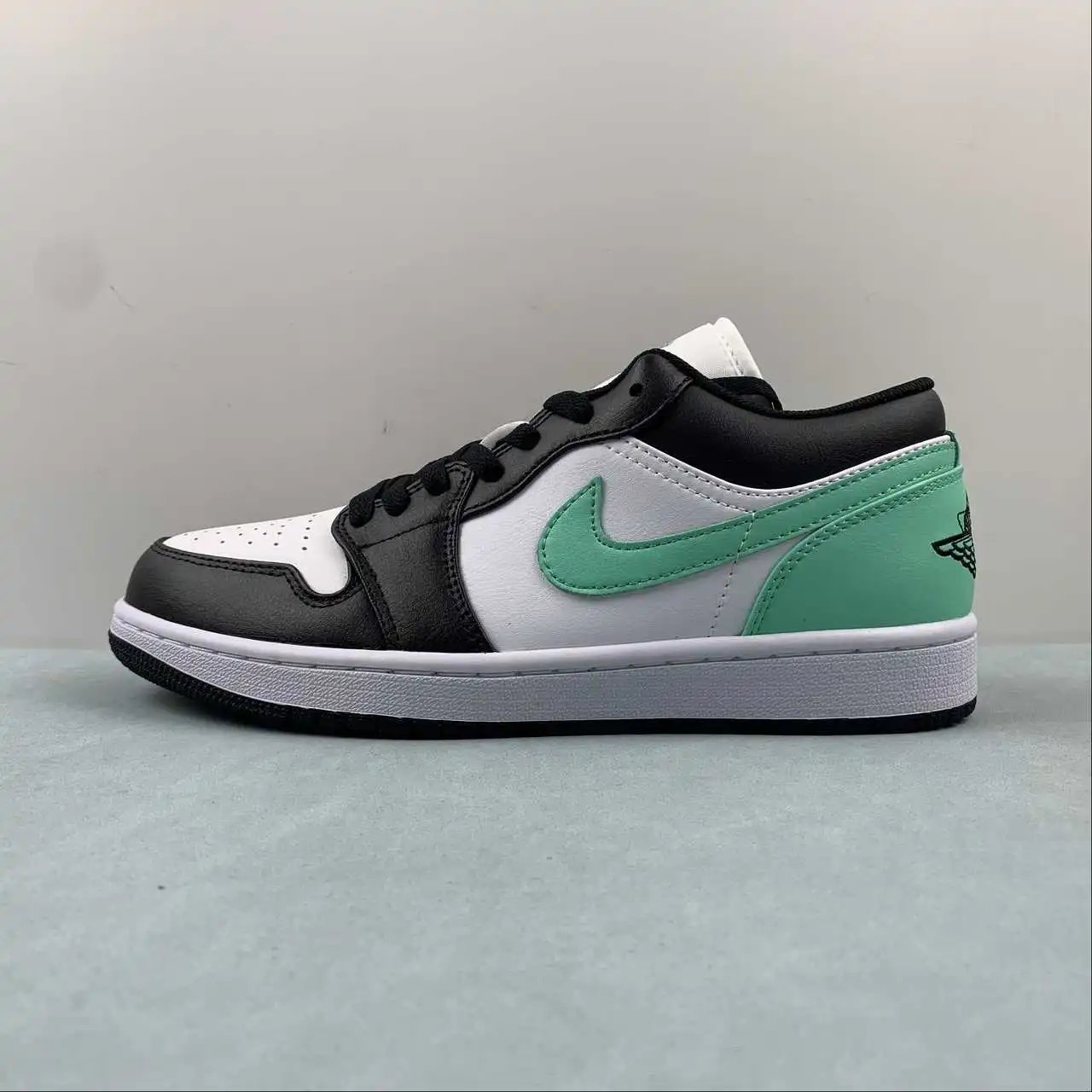 Air Jordan 1 Low 553558-131 5