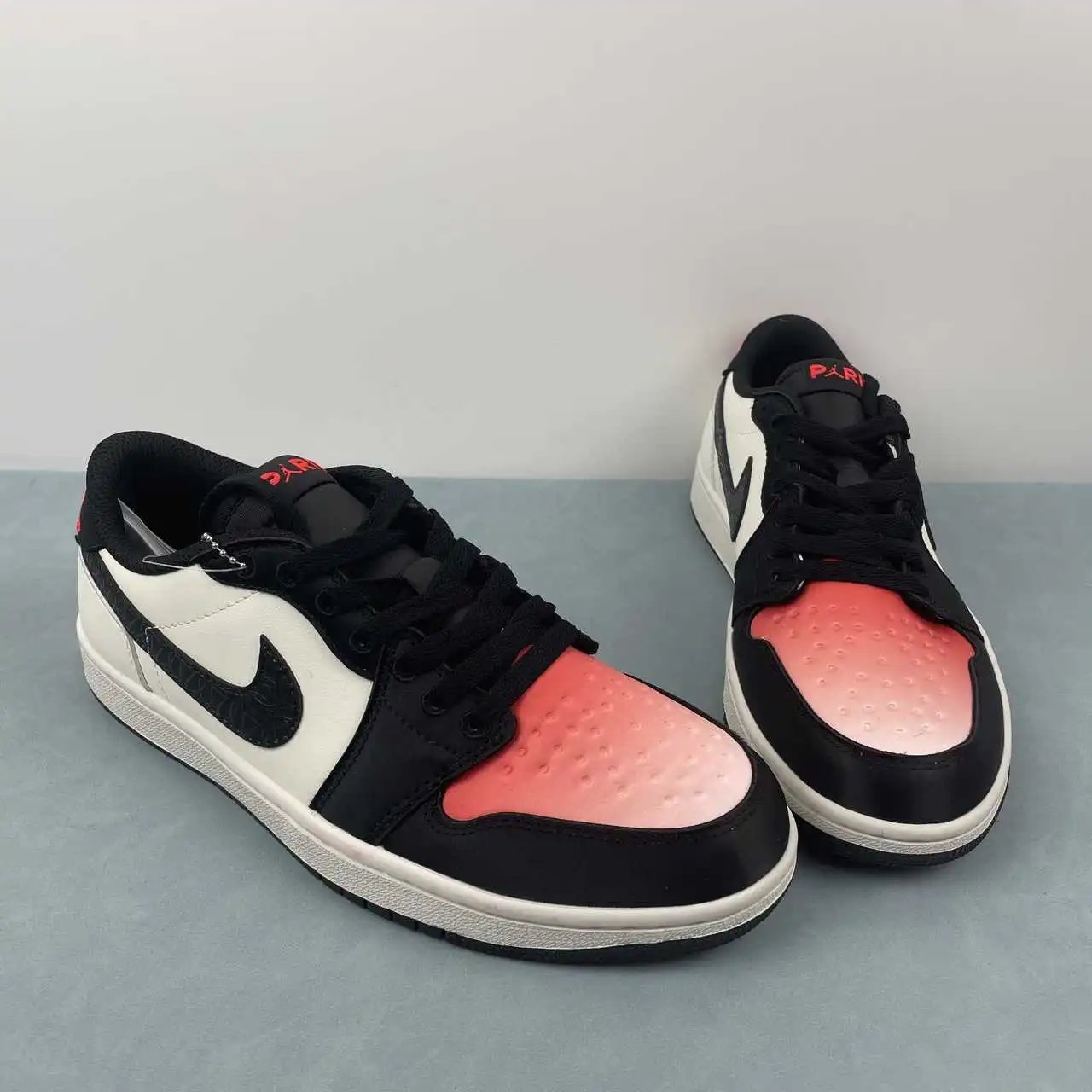 Air Jordan 1 Low HF8828-100 thumbnail 2