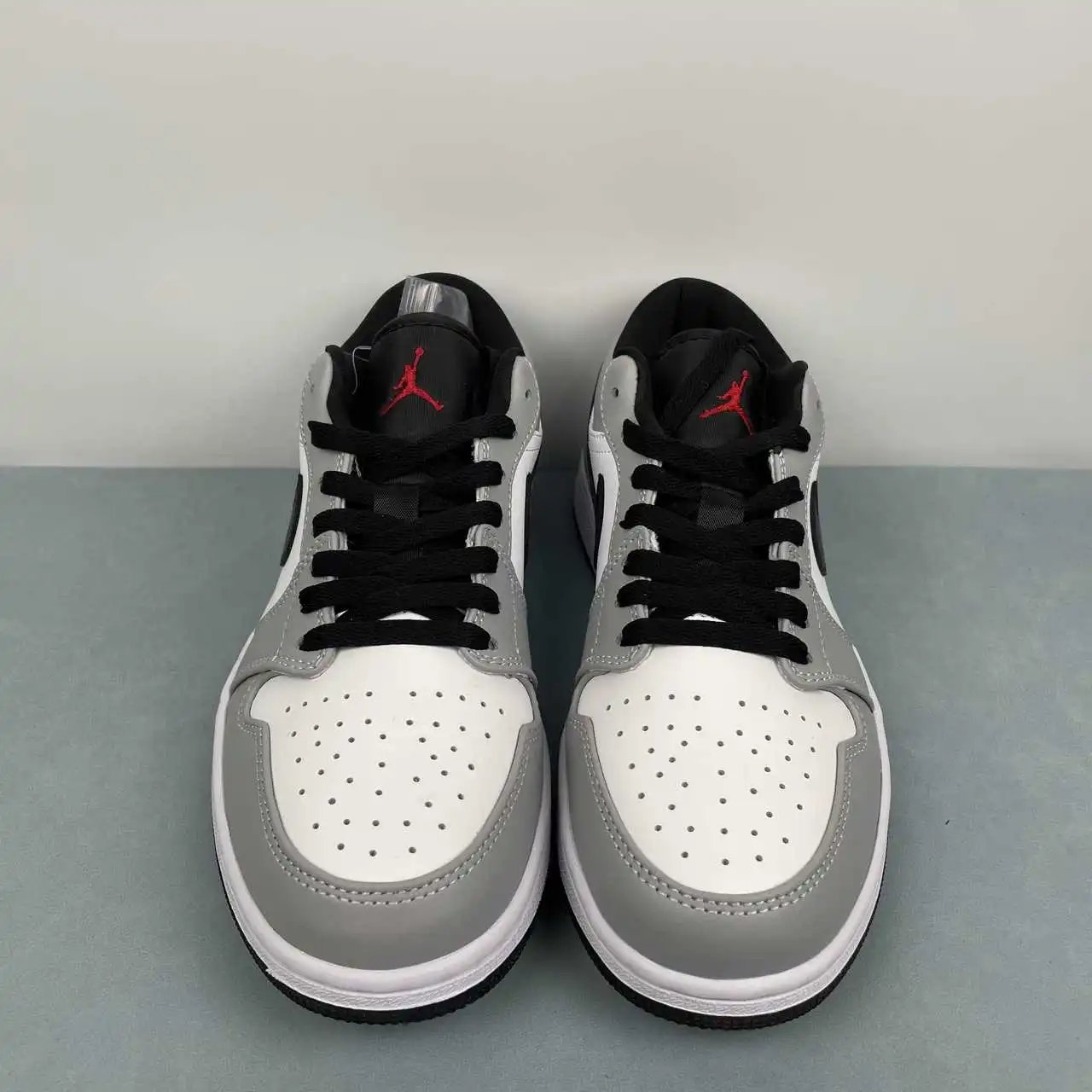 Air Jordan 1 Low 553558-030 thumbnail 3