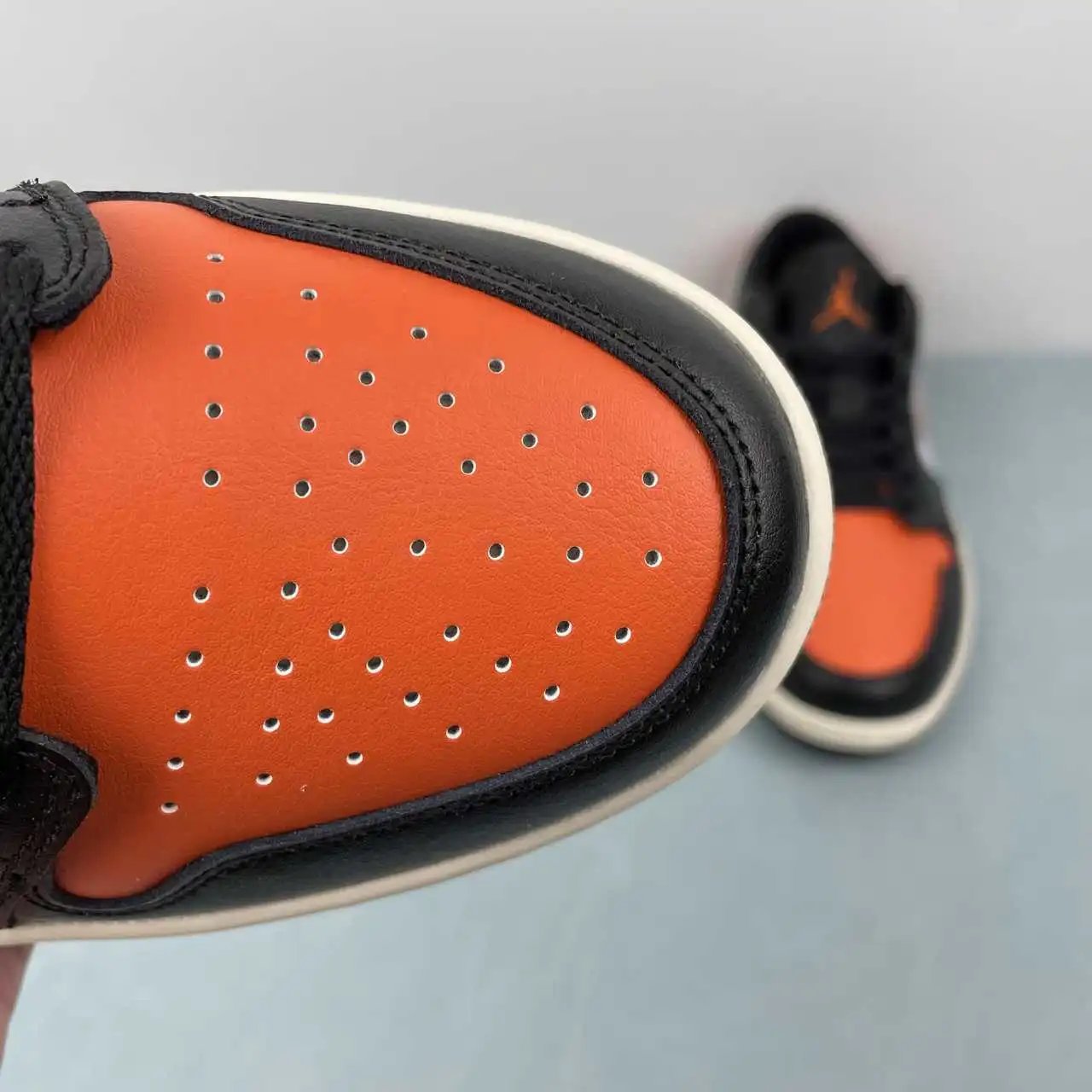 Air Jordan 1 Low 553558-081 10