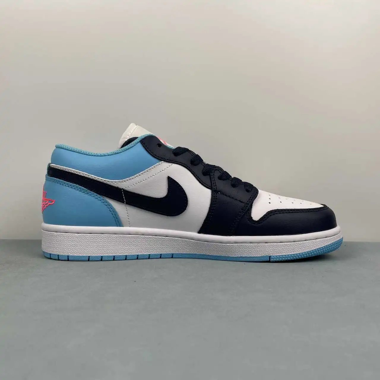 Air Jordan 1 Low 553558-149 6