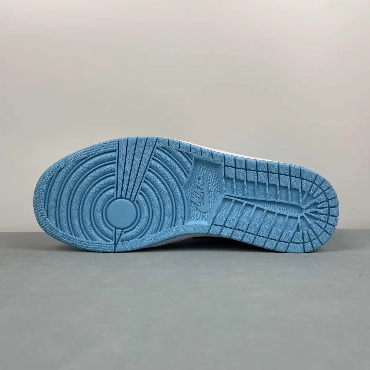 Air Jordan 1 Low 553558-149 11