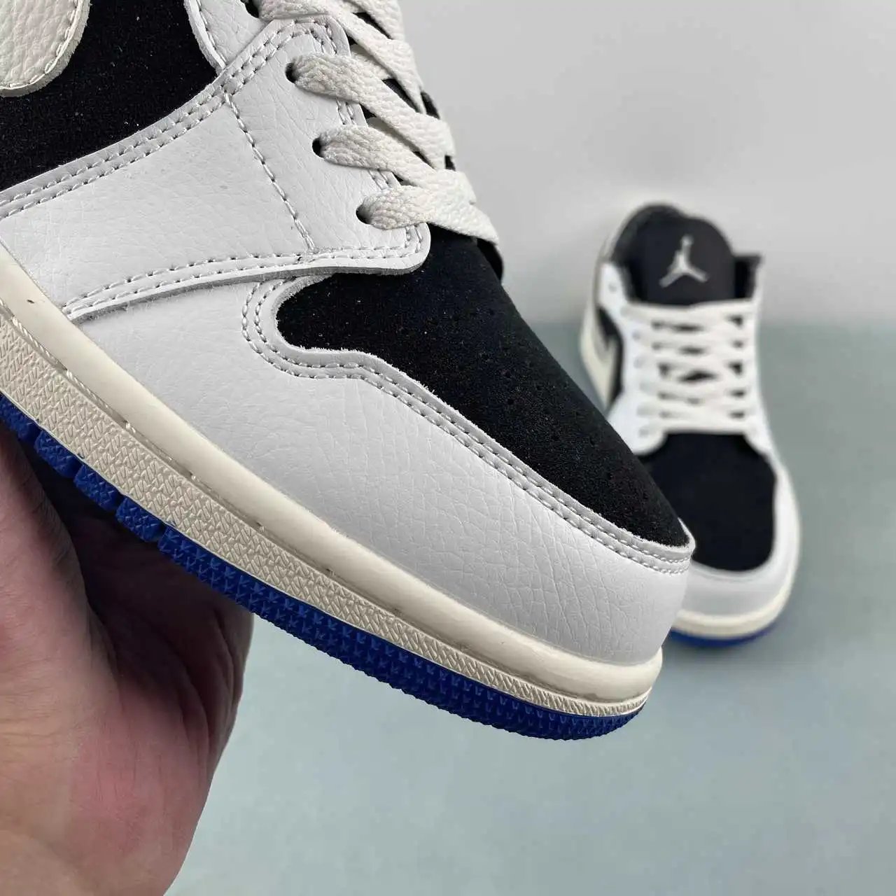 Air Jordan 1 Low HQ0764-001 7
