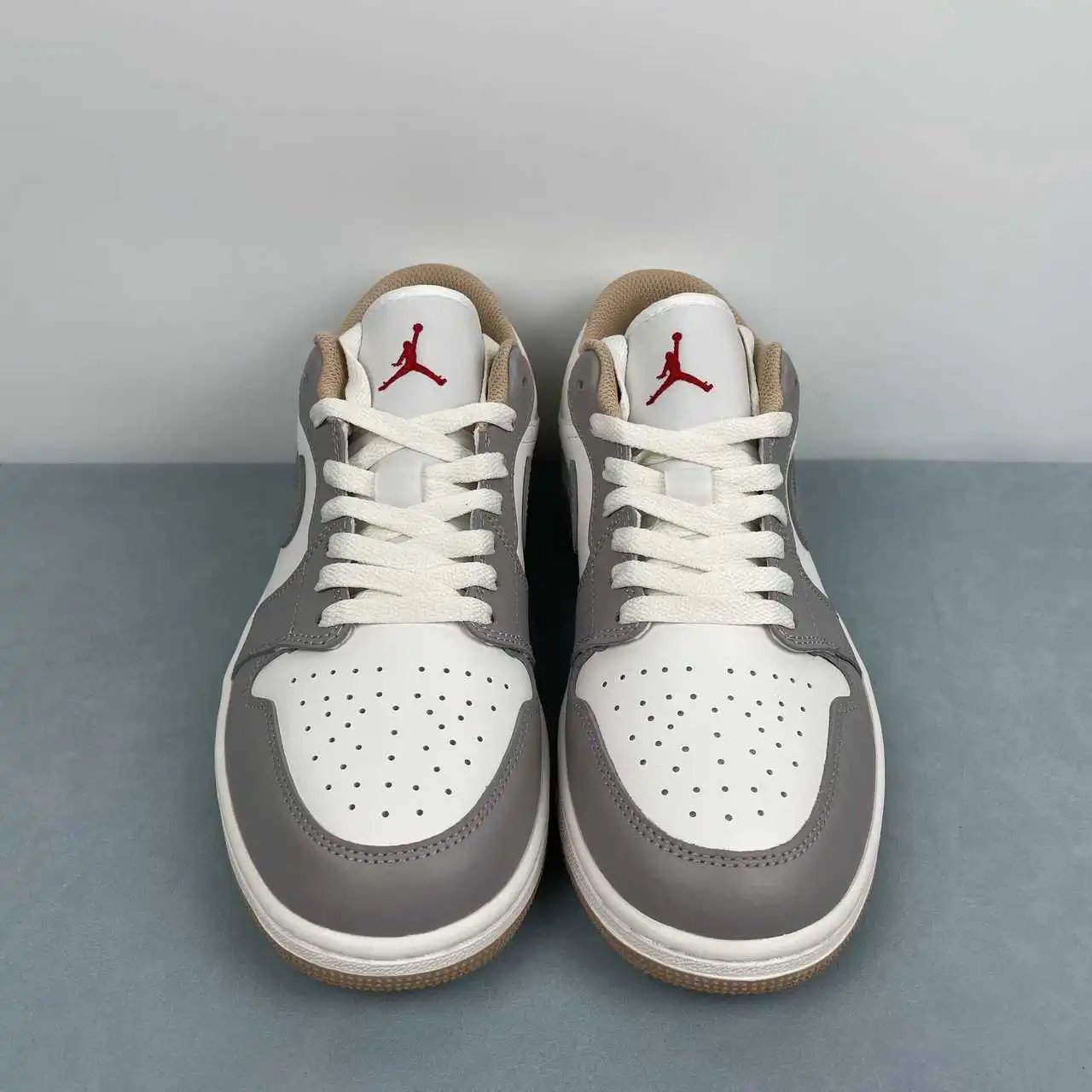 Air Jordan 1 Low 553558-169 thumbnail 3